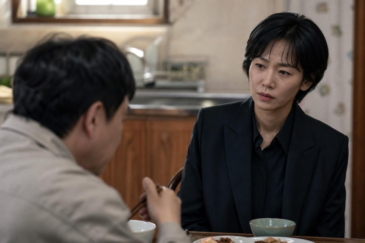 identity mystery Image showing the article's key context - In the prior episode, Kang (Kim Shin Rok) regained consciousness a...