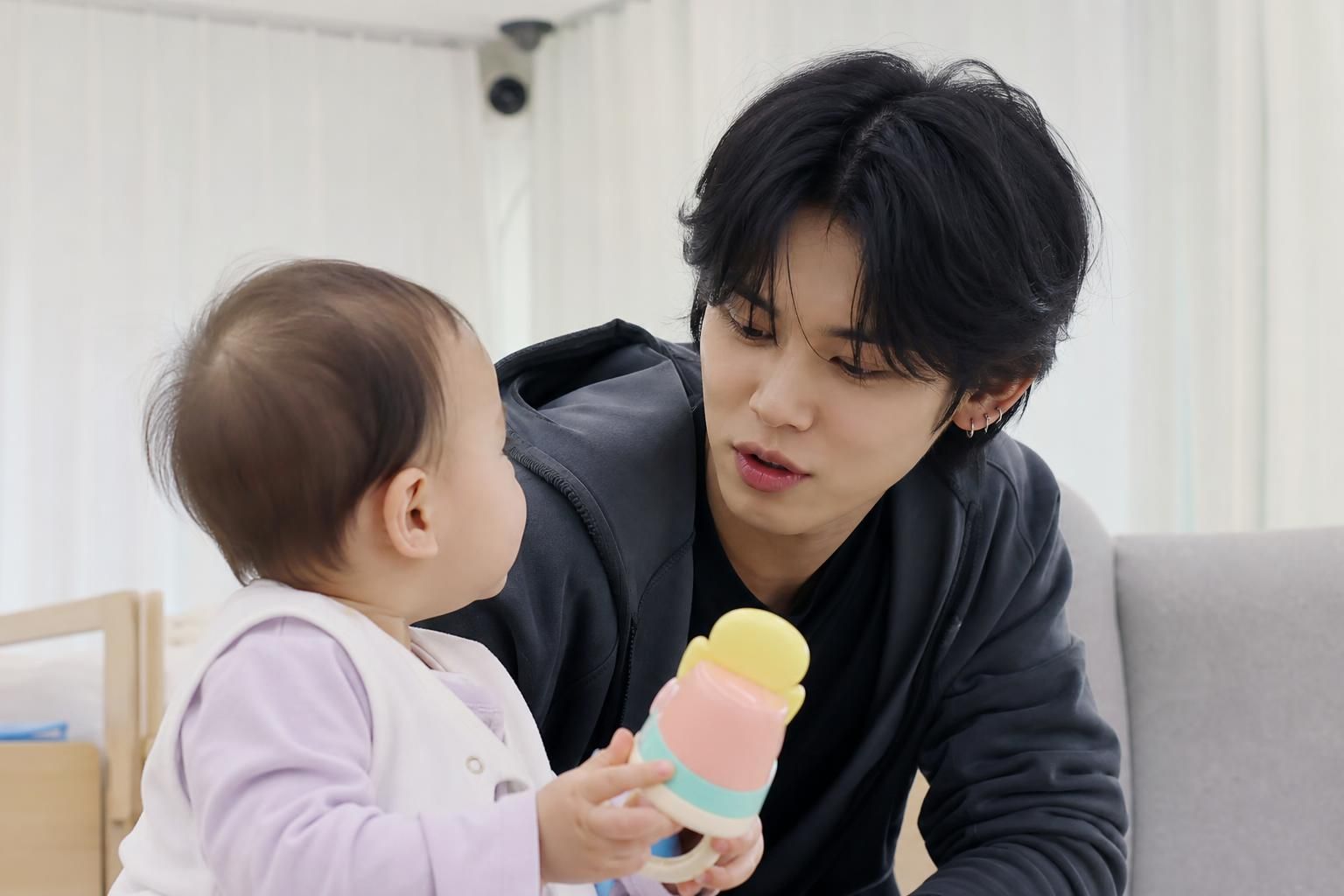 [TXT baby] Image showing the article's key context - The immediate trigger for the controversy was a scene from Parenting Dia...